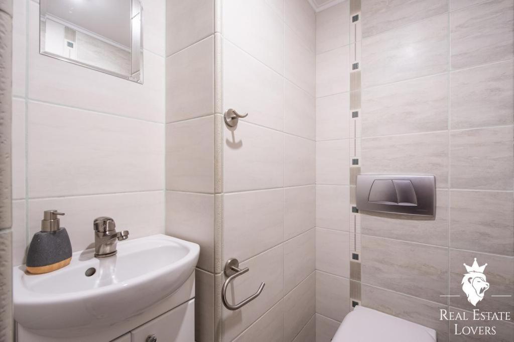 Warsaw Garden Apartment 70M2 מראה חיצוני תמונה